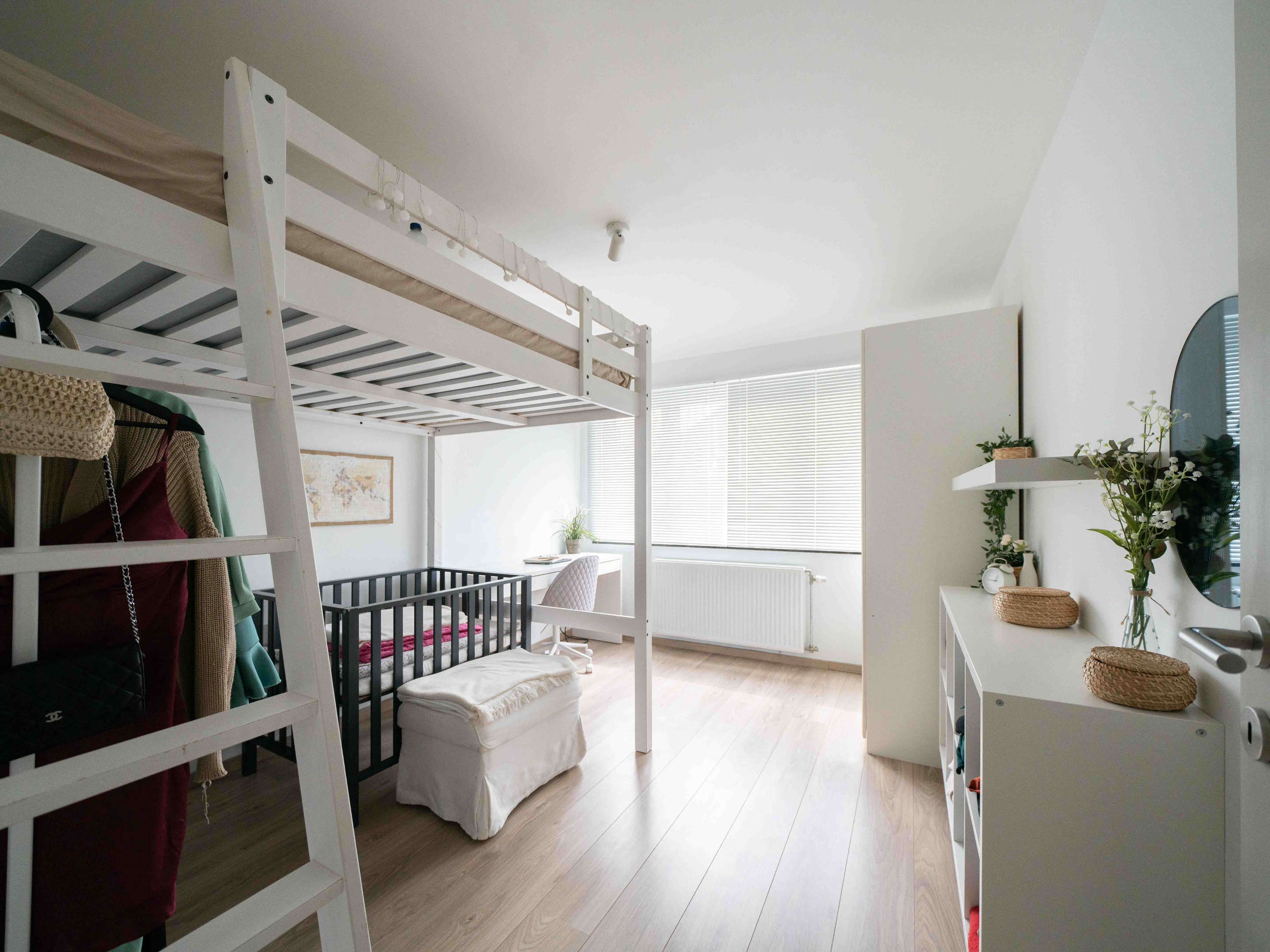 Recente woning met 7 kamers, 2 badkamers, garage en tuin 