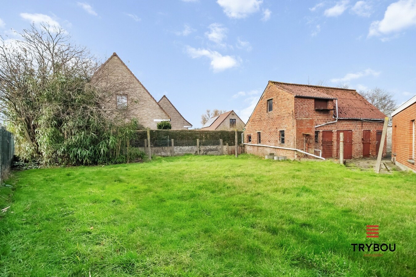 Zongerichte, te renoveren woning op ruim perceel van 618m² 