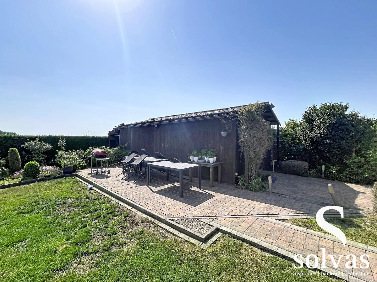 Ruime woning met 4 slaapkamers, tuin en garage in Aalter - Energielabel C - perceeloppervlakte 1050m² - bewoonbare oppervlakte 250m² - EPC-waarde 237 