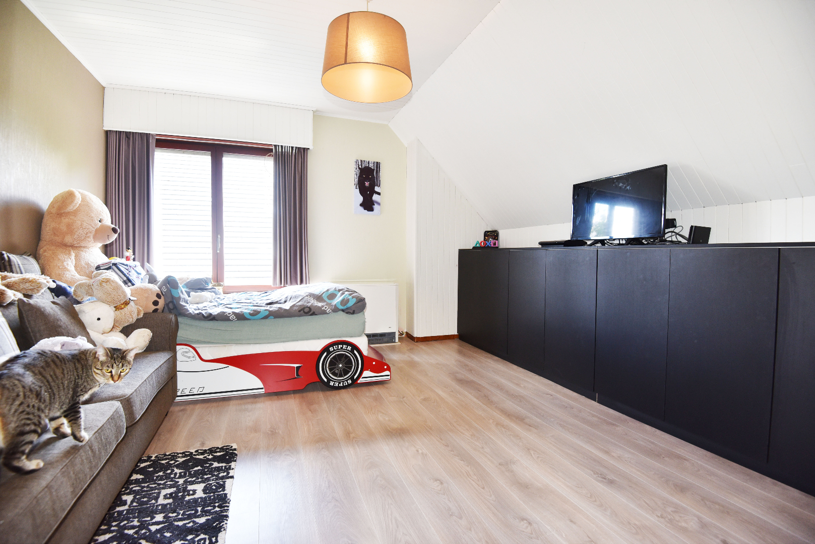 Verder af te werken gezinswoning  4 slpks rustig gelegen te Adegem 