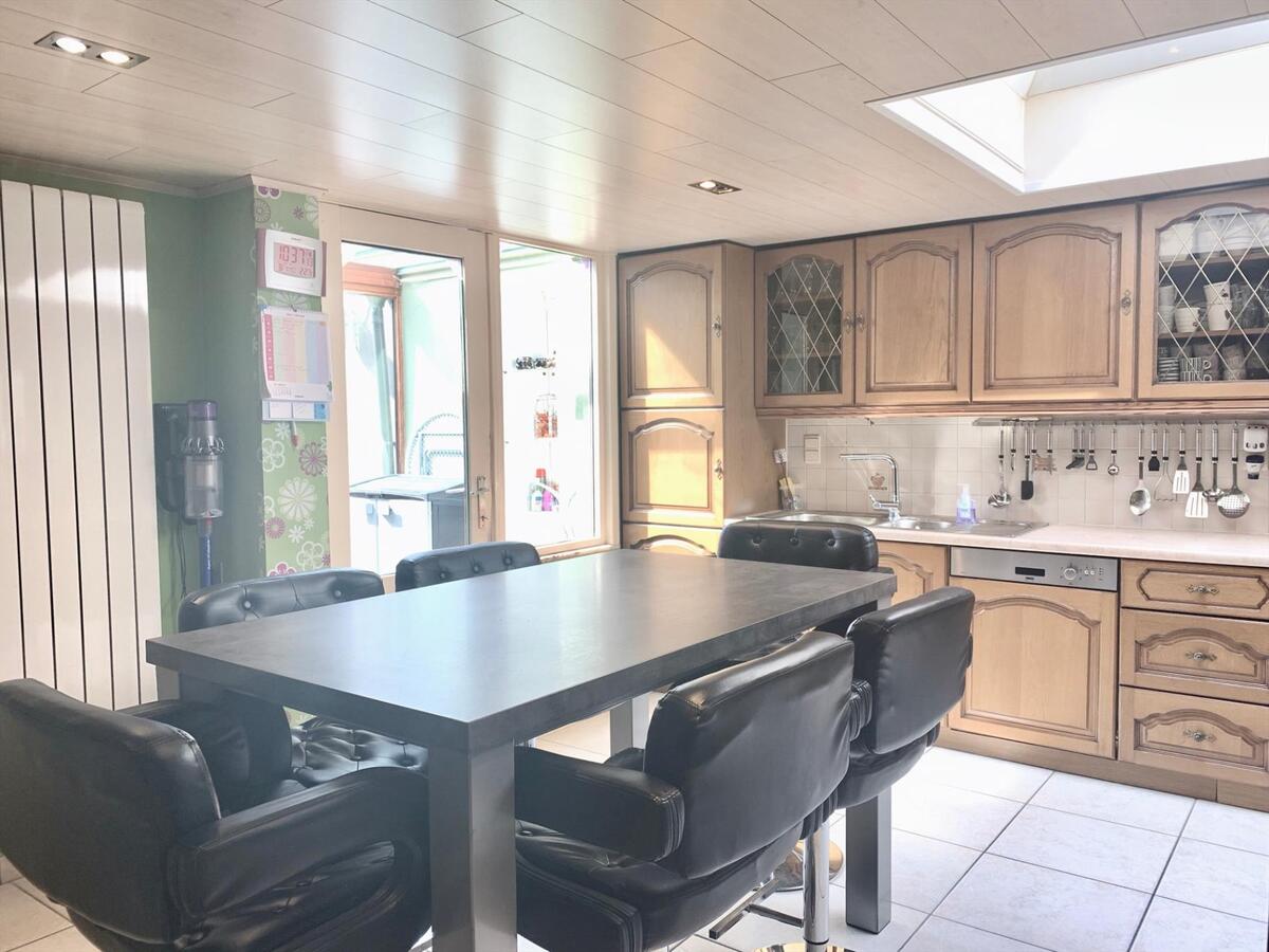 KNAP GERENOVEERDE STADSWONING MET TUIN TE BREDENE 