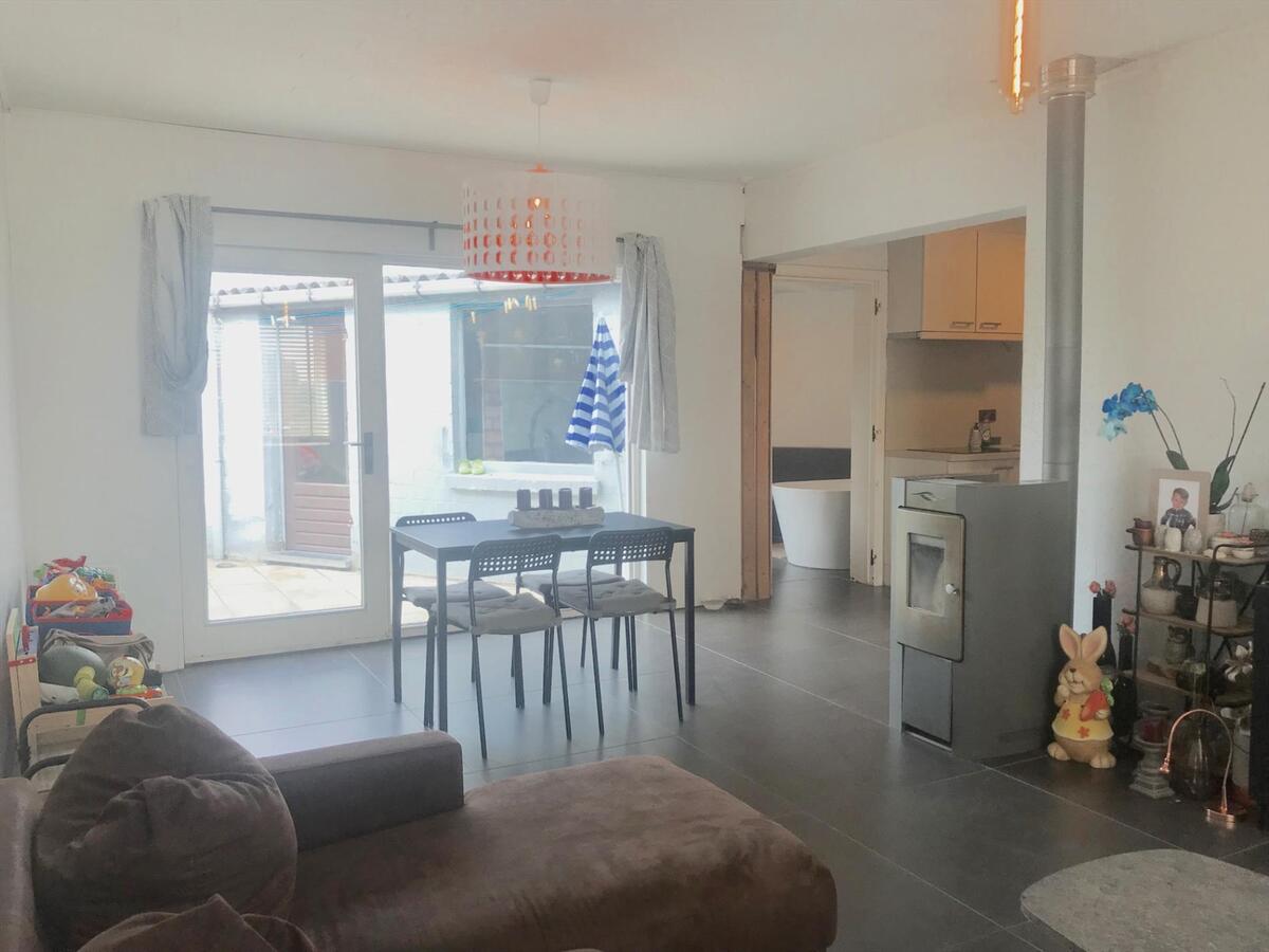 KNUSSE WONING MT STADSTERRAS 