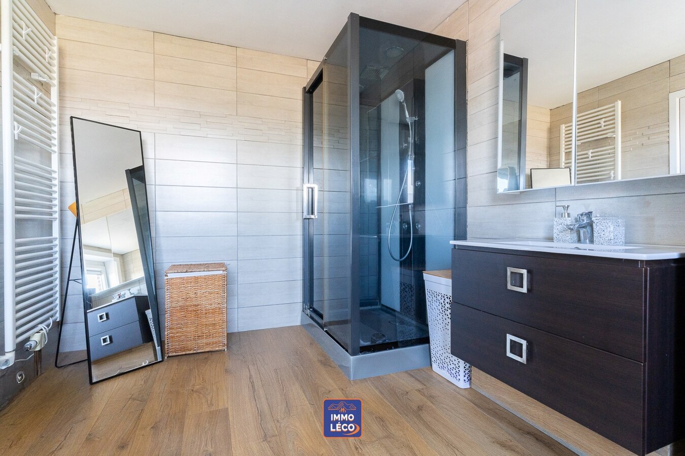 Maison rénovée avec jardin, idéalement située, COUP DE COEUR !! 