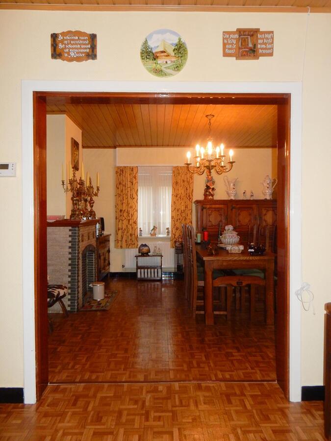 Op te frissen woning met 3 slaapkamers 