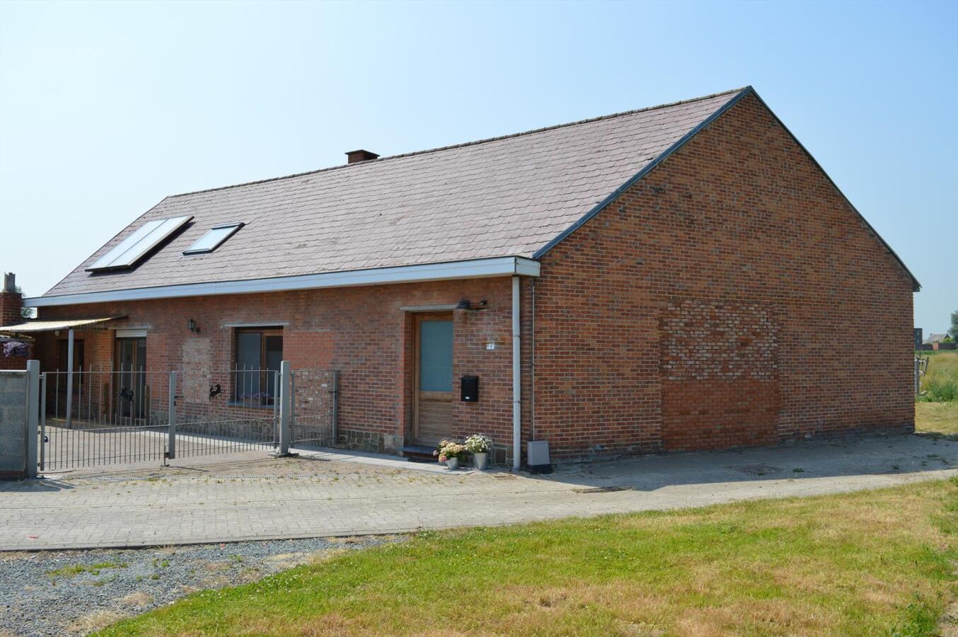 Gerenoveerde woning op ca. 6500m² te Buggenhout 