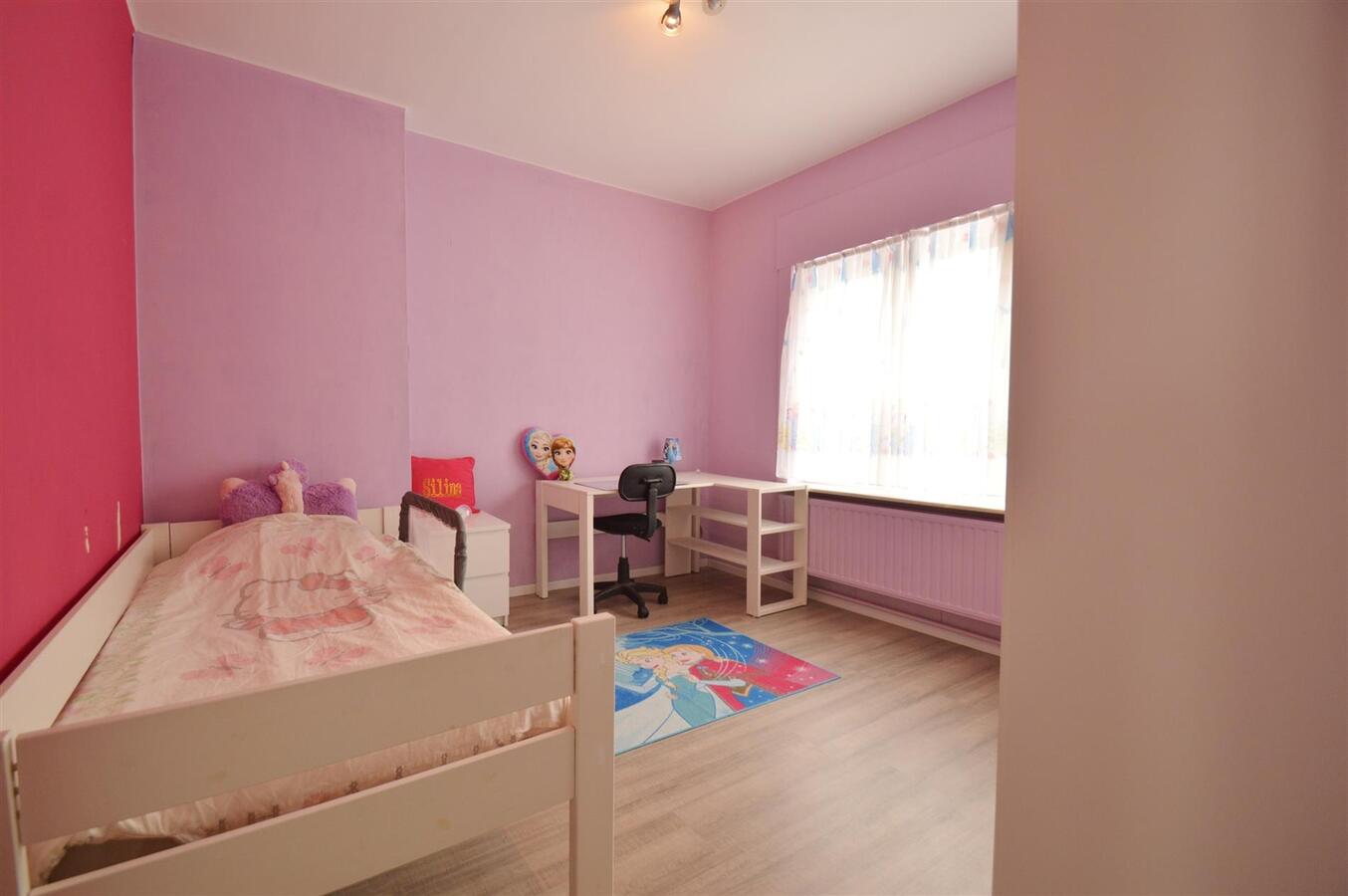 Zeer ruime gezinswoning met terras en garage - Heist 