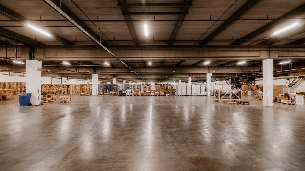 Logistiek bedrijfspand te huur in industriezone Z4 in Asse