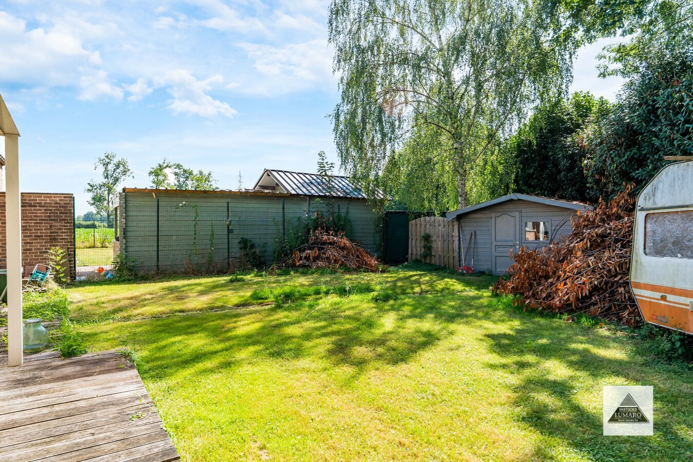 Gezinswoning met 4 slaapkamers, gelegen aan de Winterdijk, natuurgebied Maaswinkel. 