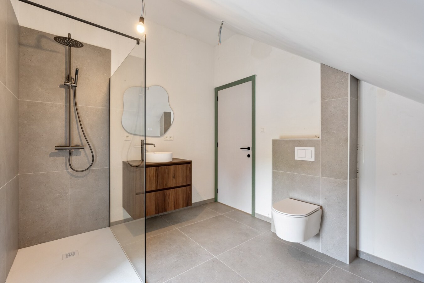 Exclusieve woning in volledig heropgebouwde hoeve op een perceel van 4a33ca! 