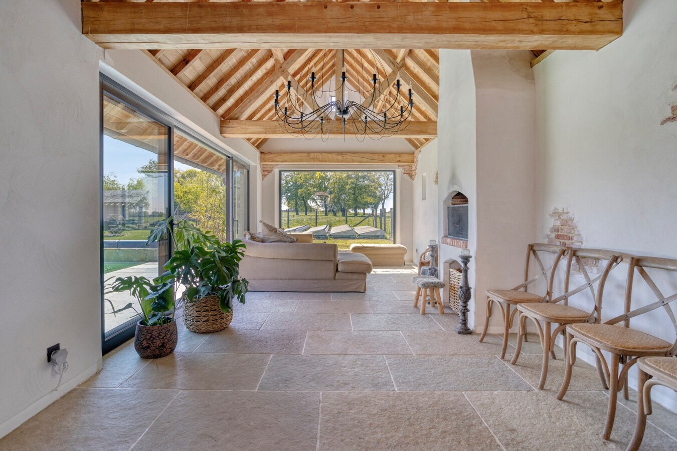 Uitzonderlijk gelegen landelijke villa in Anzegem | 2300m2 | vergezichten 