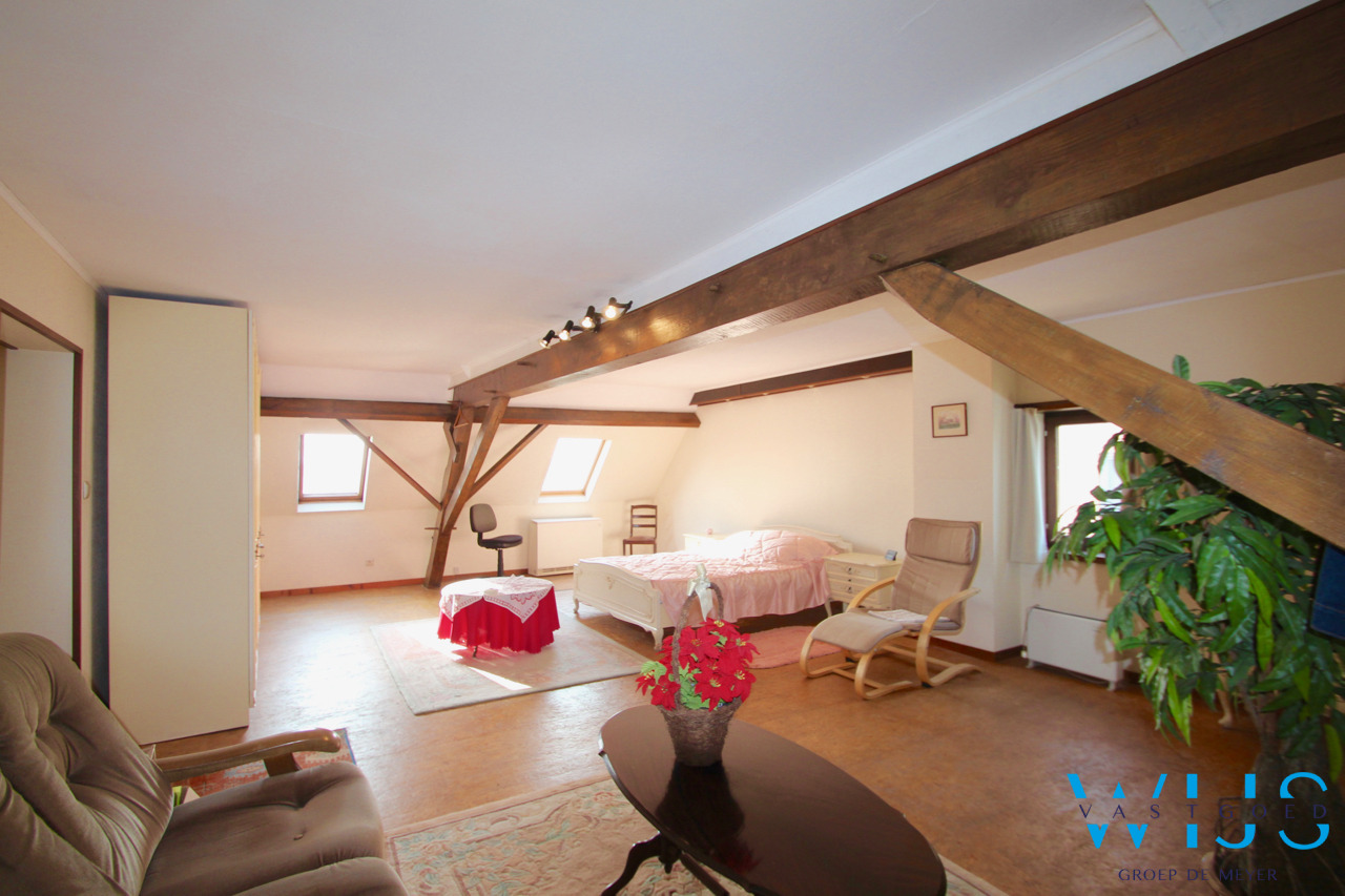 Zeer ruim woonhuis op een ideaal perceel te ADEGEM ! 