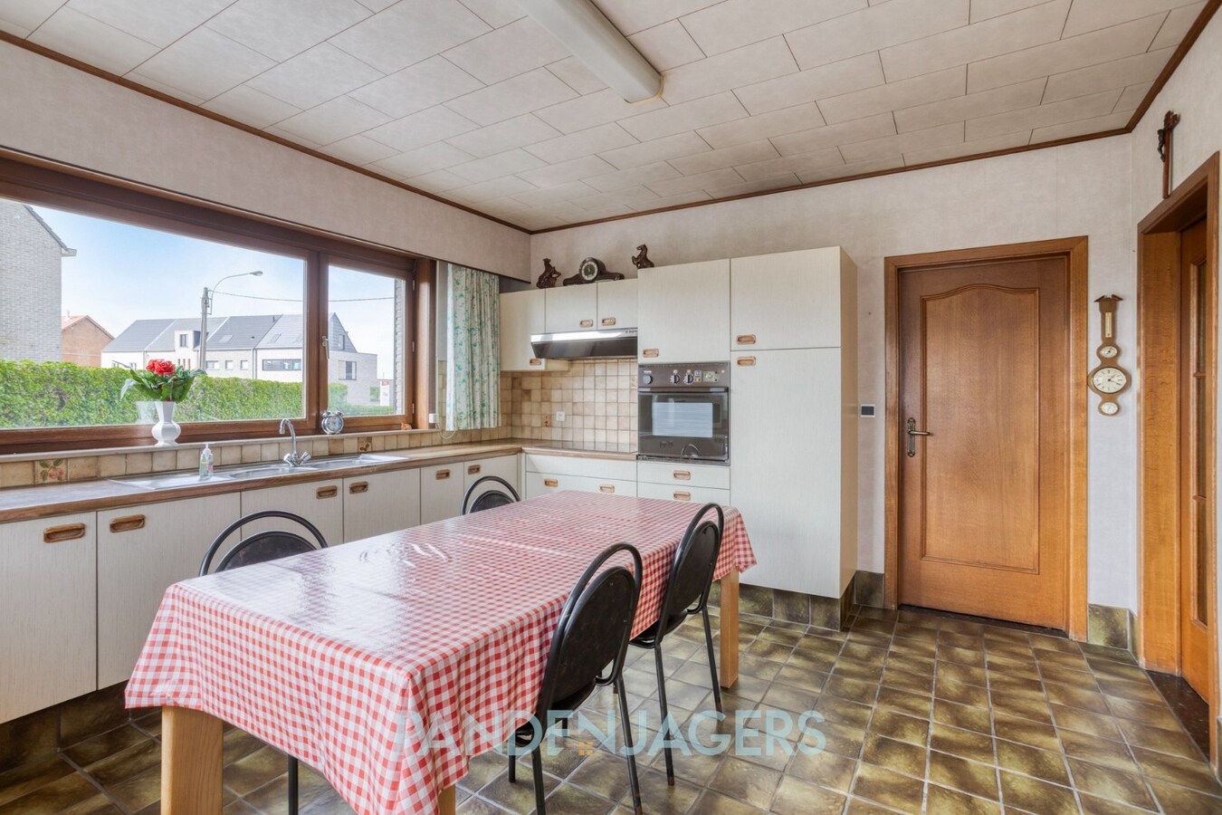 Te renoveren laagbouwwoning met grote zolder te Duffel 