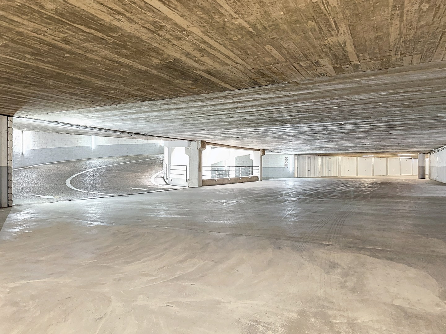 Ruime garagebox op verdieping -3 in Res. J. Stubbenpark 