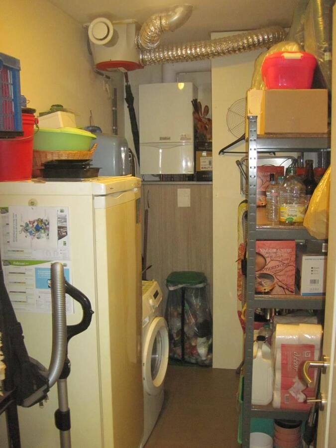 Recent appartement met ruim terras. Geen vaste kosten ! 