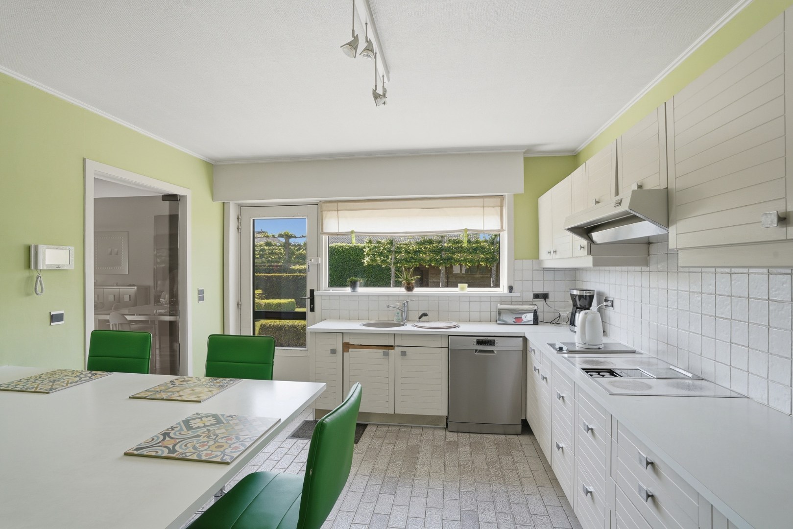 Alleenstaande woning met zonnige tuin op 980 m² 