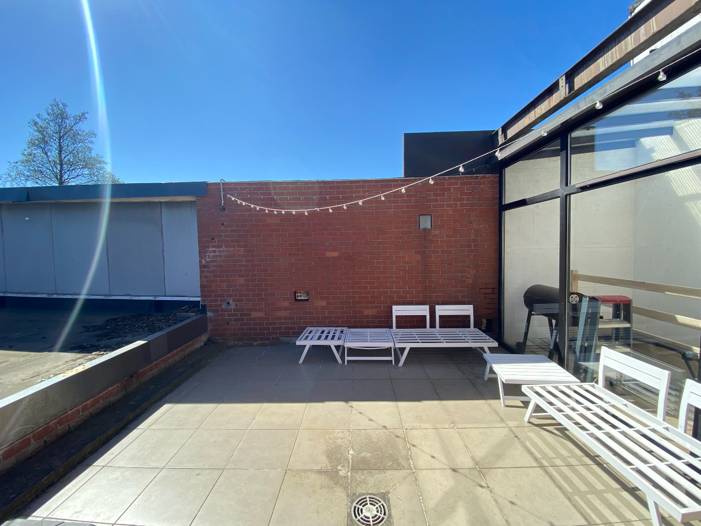 Ruim en centraal gelegen appartement met 3 slaapkamers en dubbele garage te Waregem! 