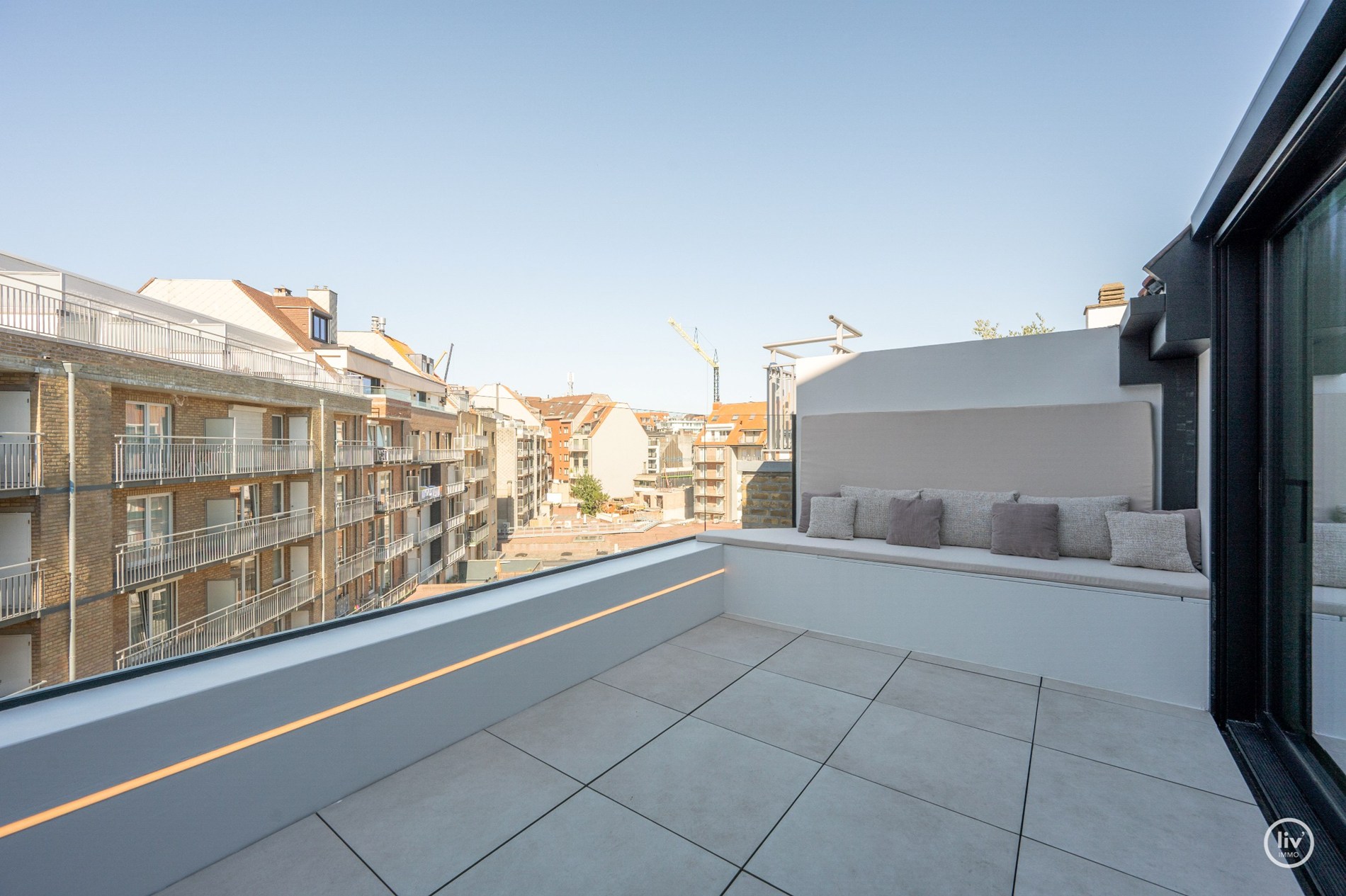 Uitzonderlijk luxueus afgewerkte duplex met royale terrassen, op topligging te Dumortierlaan. Hier werd over elk detail nagedacht 