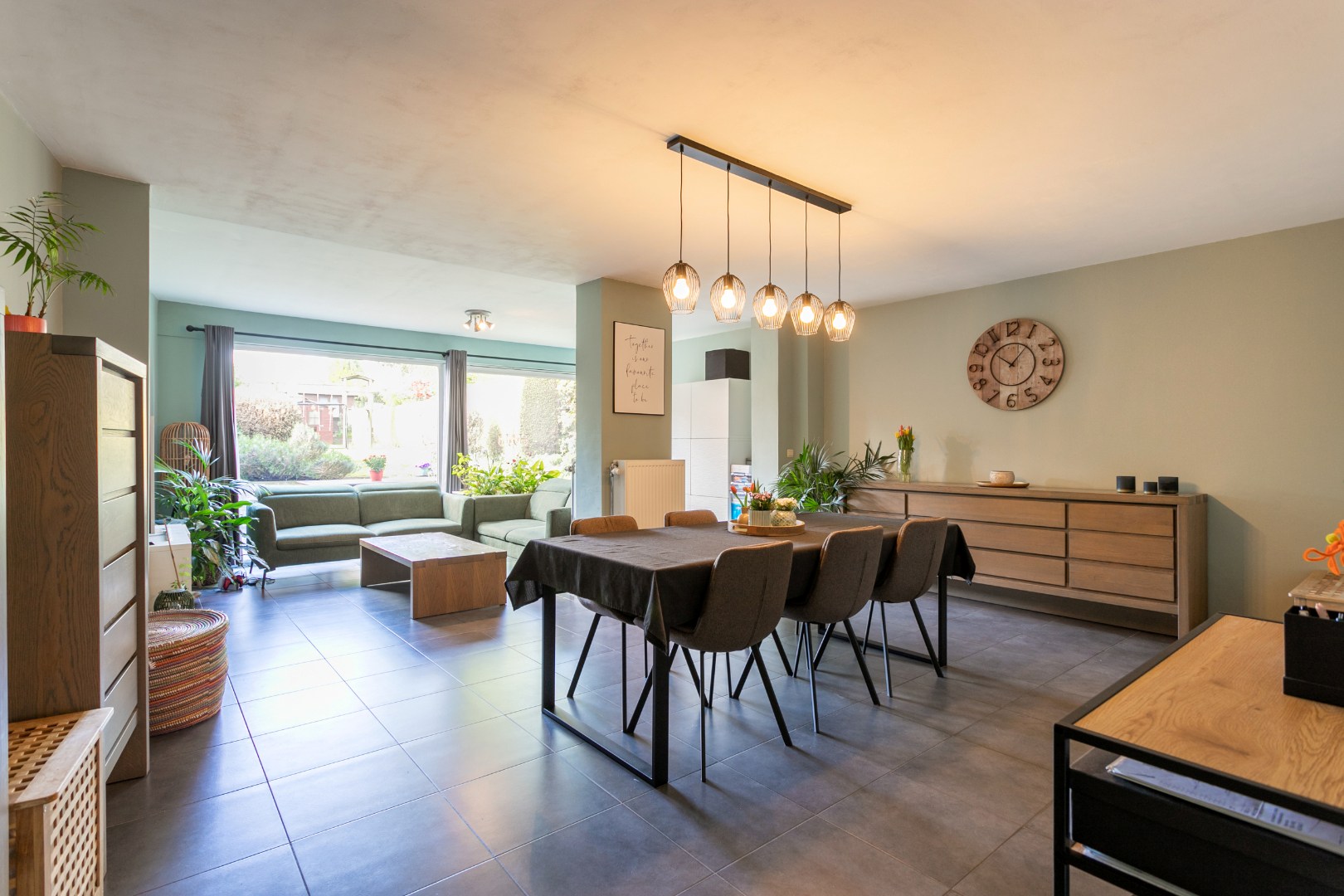 Instapklare woning met 3 slpk. , tuin en terras te Lembeek 