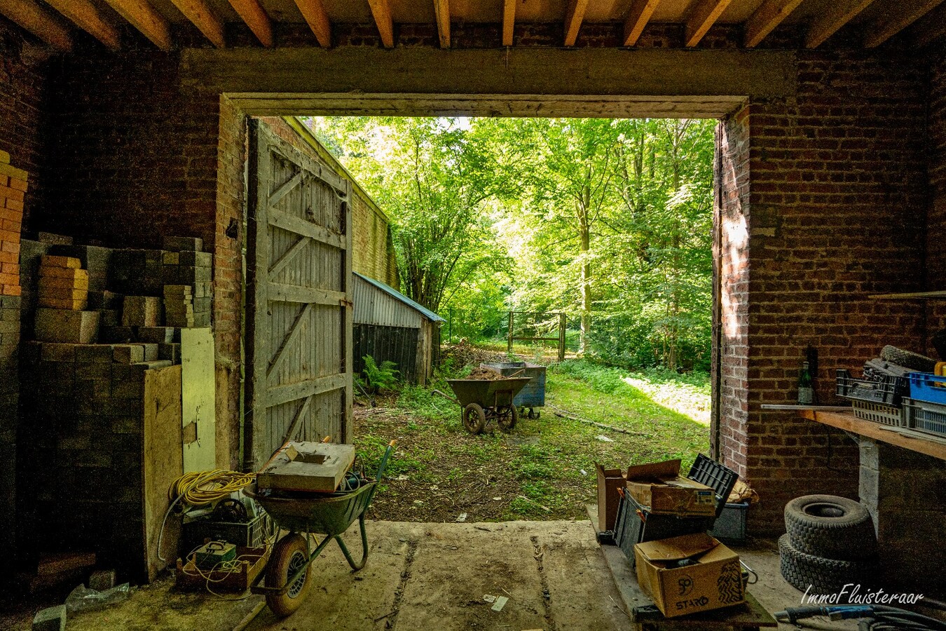 Unieke vierkantshoeve op een landelijke locatie op ca. 3 ha te Herne. 