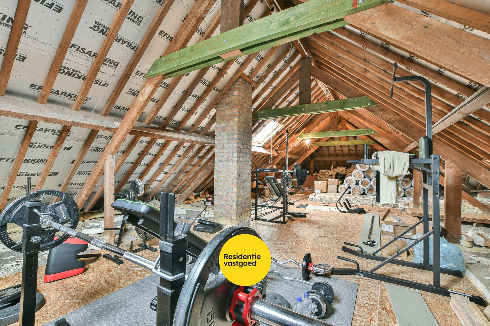 Instapklare en volledig gerenoveerde bungalow met 3 slaapkamers, tuin en garage vlak bij bos en centrum van De Haan 