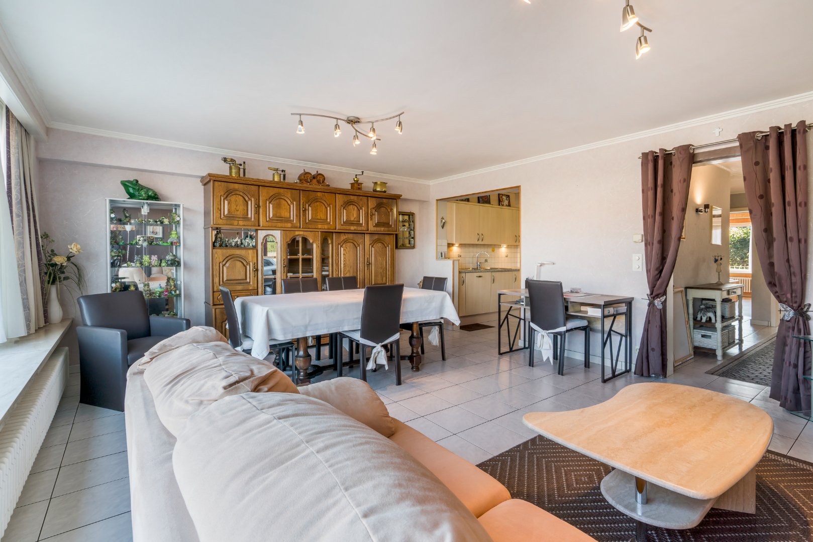 mooi onderhouden 2 slaapkamer appartement 