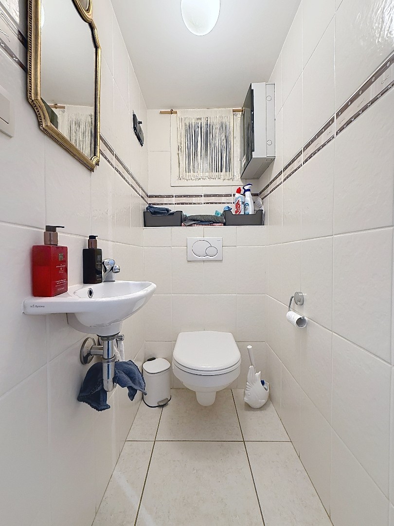 Prêt à emménager, appartement d'une chambre avec vue sur la mer. 