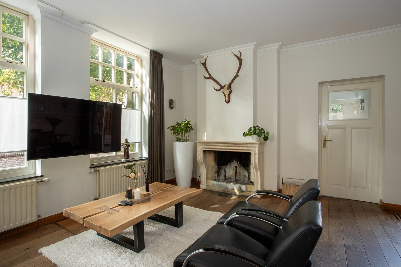 Wonen naast de kerk én in een gemeentelijk monument aan de Kerkstraat 12 Diessen. 