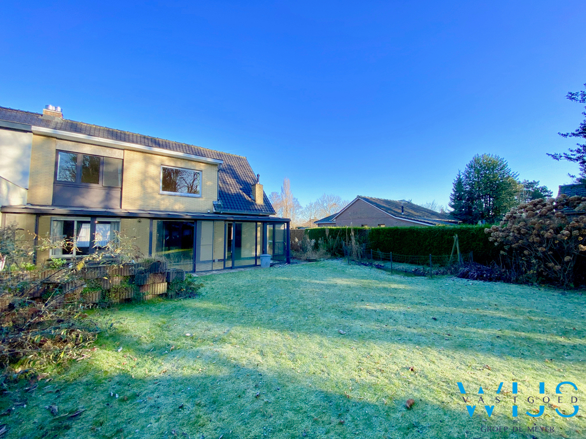 Stevige ruime gezinswoning op een prachtig perceel te KLUIZEN ! 