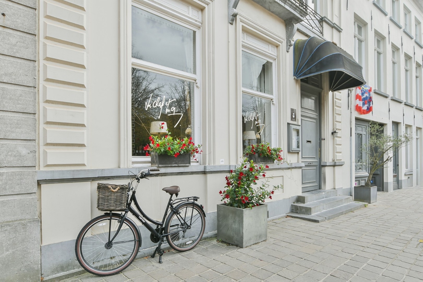 Uitzonderlijk handelspand met woonst op toplocatie! 