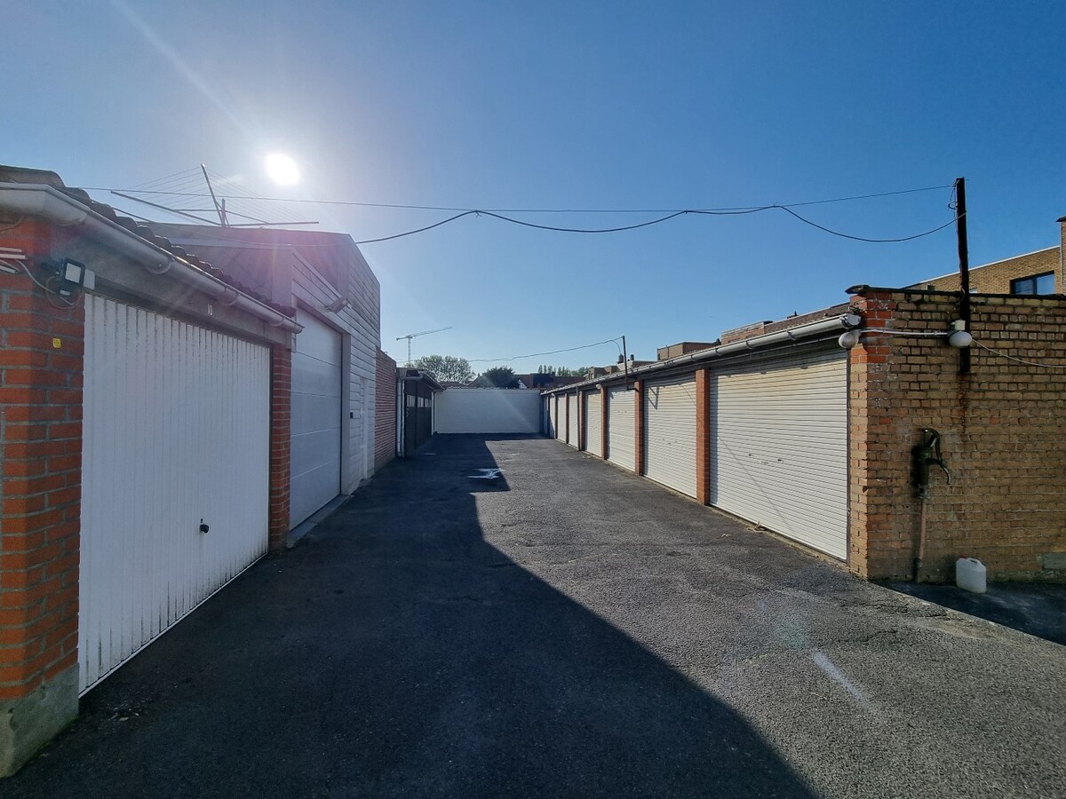 Centraal gelegen garagebox 