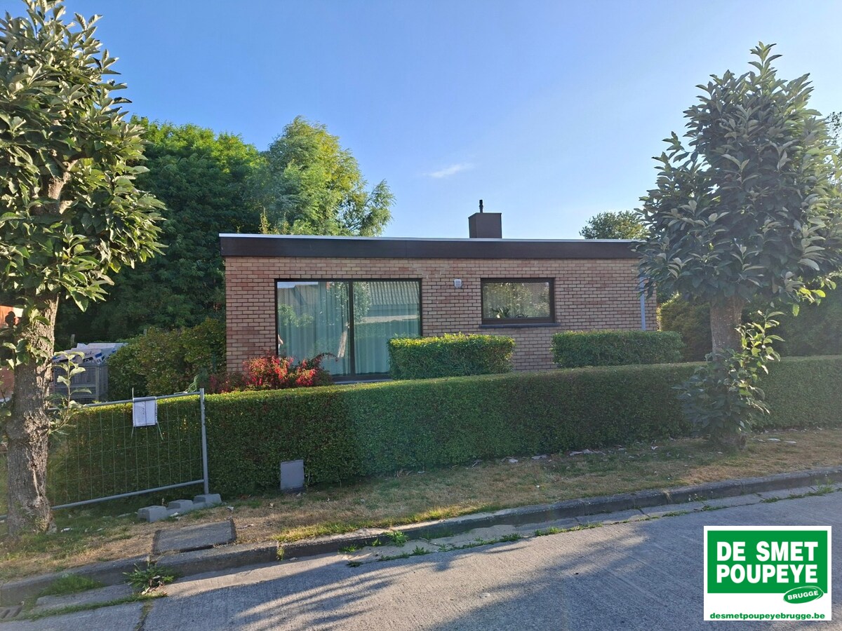 Ruime alleenstaande villa 