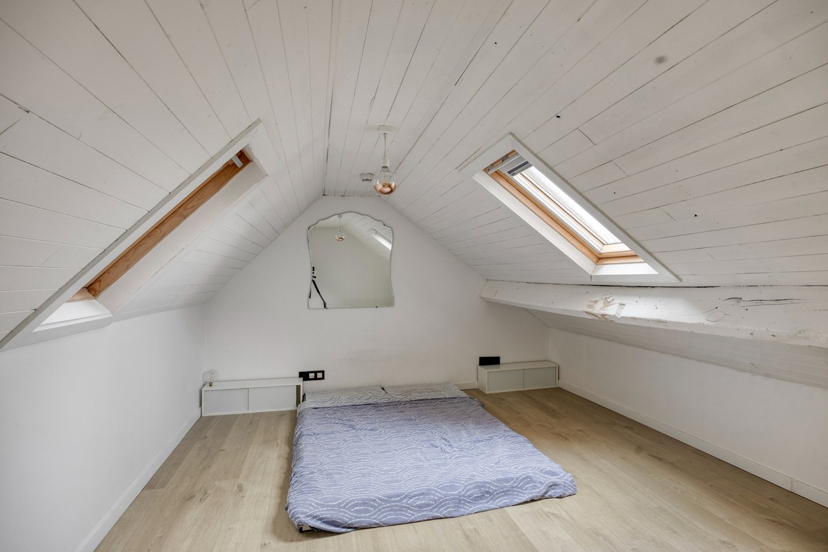 Woning met 4 slaapkamers, 2 badkamers en terras in centrum Leuven ! – EPC 187 kWh/m² - bewoonbare opp. 184m² 