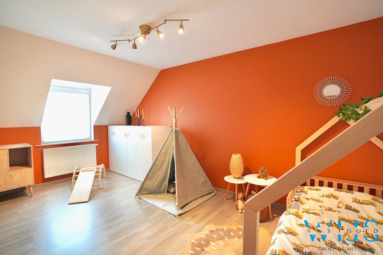 INSTAPKLAAR woonhuis met ZUIDgerichte tuin te Boekhoute ! 