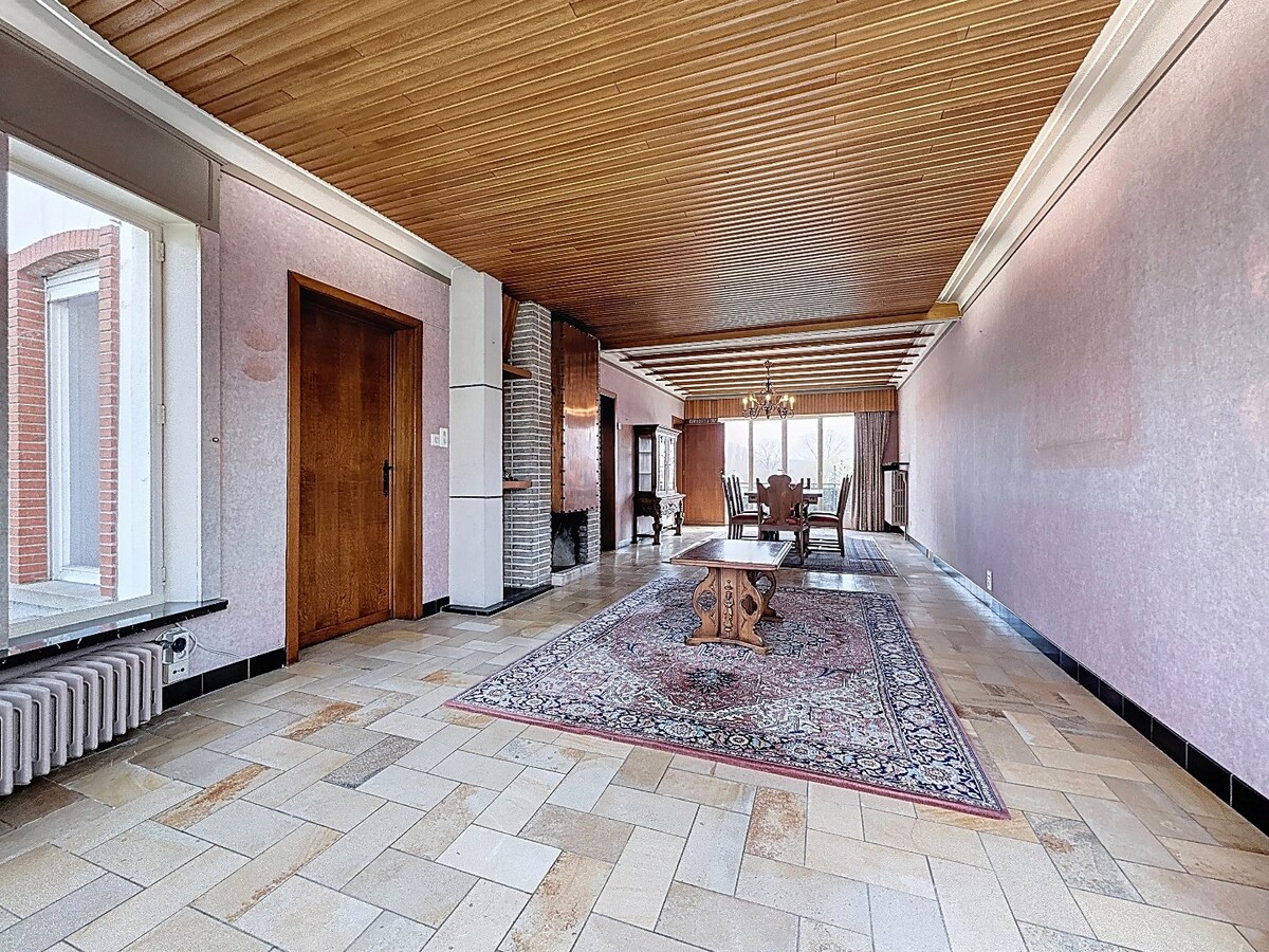 Ruime, karaktervolle woning met zuidgerichte tuin te Hillegem 