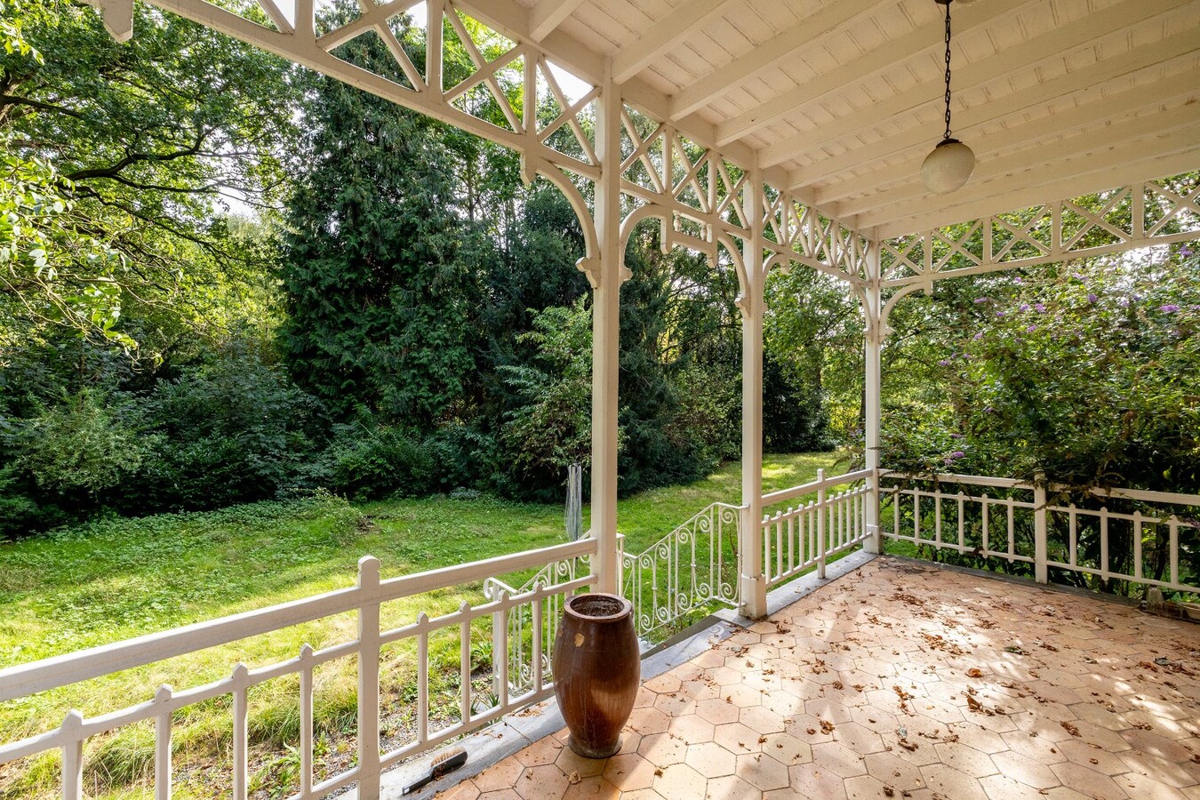 Charmant landhuis in een parkdomein van 7065m² 