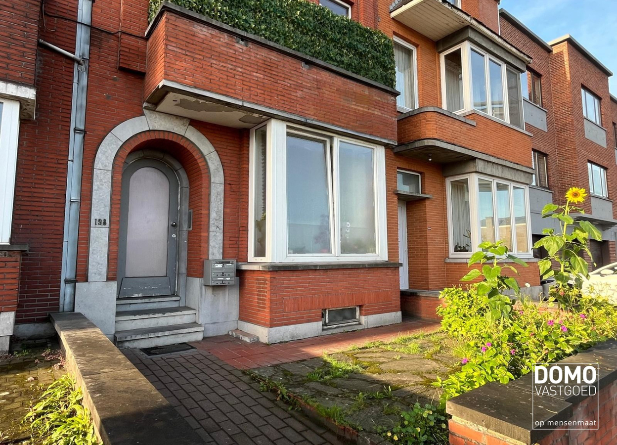 OPBRENGSTENEIGENDOM MET 2 APPARTEMENTEN EN 1 DUPLEXSTUDIO TE HASSELT 