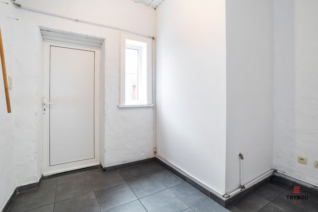 Gerenoveerde alleenstaande woning met 3 slaapkamers op perceel van 562m² 