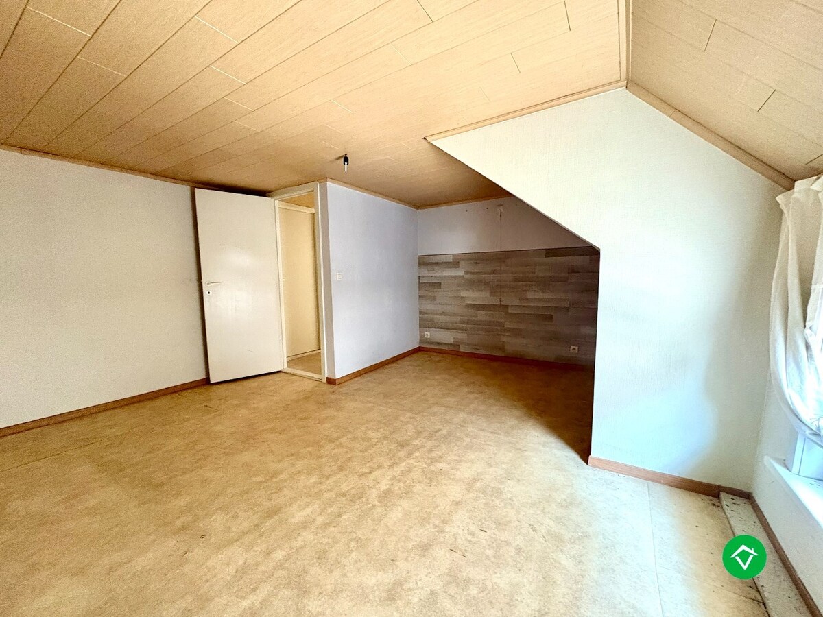 Woning met veel potentieel op een ruim perceel in het centrum van Koekelare 