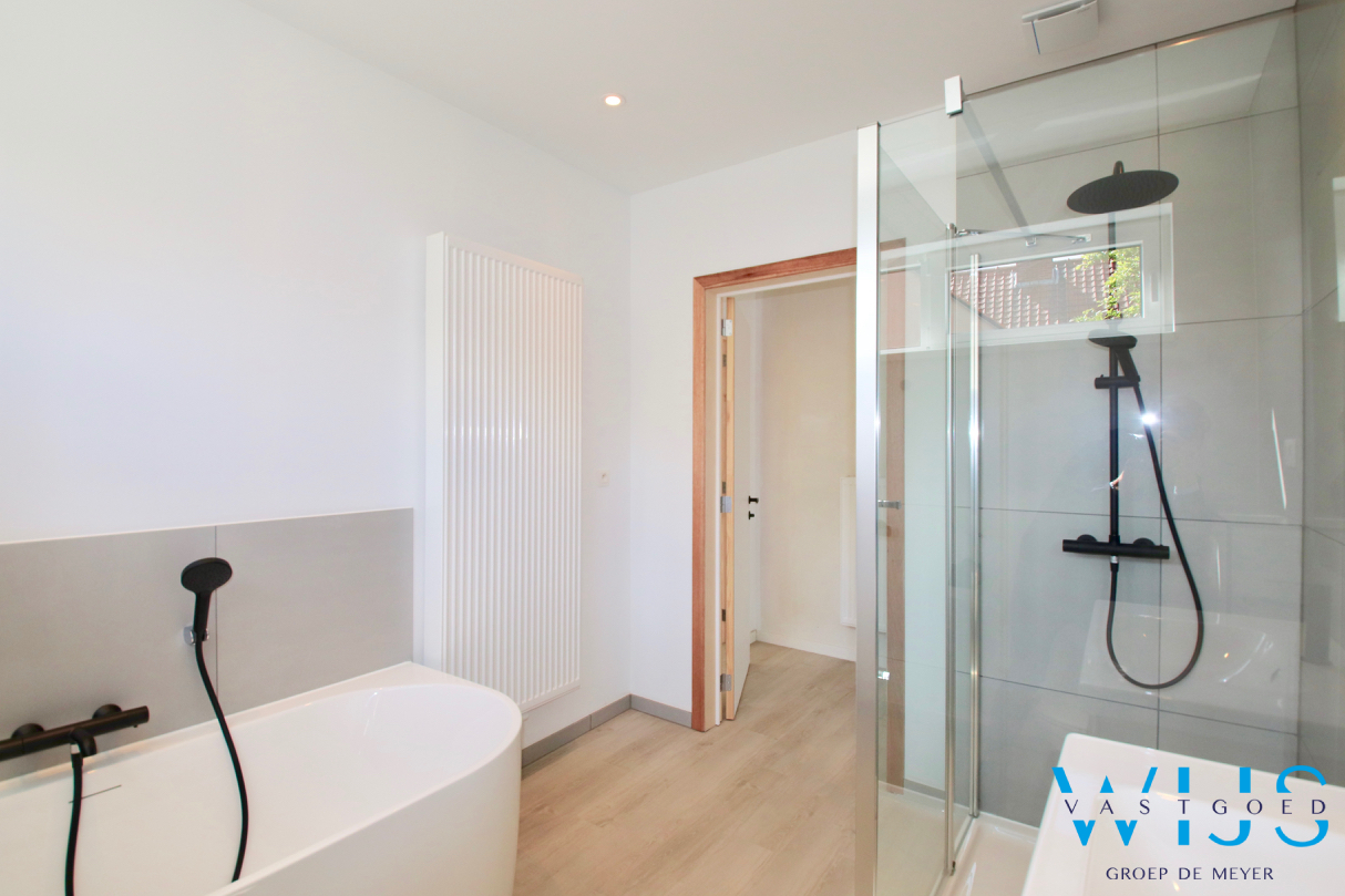 Totaal gerenoveerd woonhuis te Assenede 