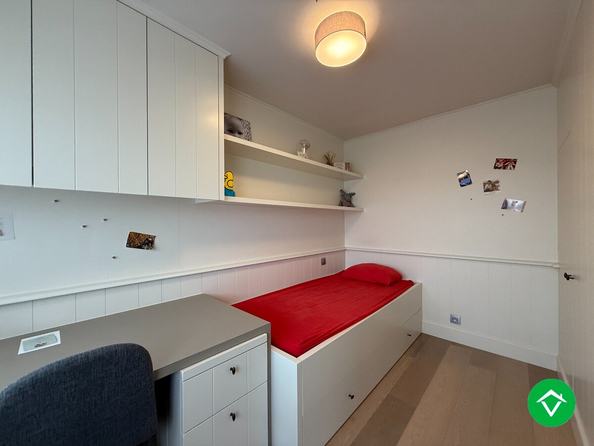 Prachtige rijwoning met 3 slaapkamers, tuin en garage te Roeselare 