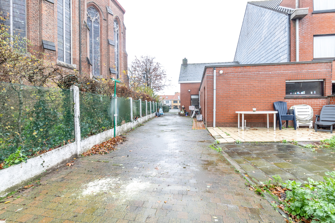 Woning met 3 slaapkamer en dubbele garage in centrum te Koekelare 