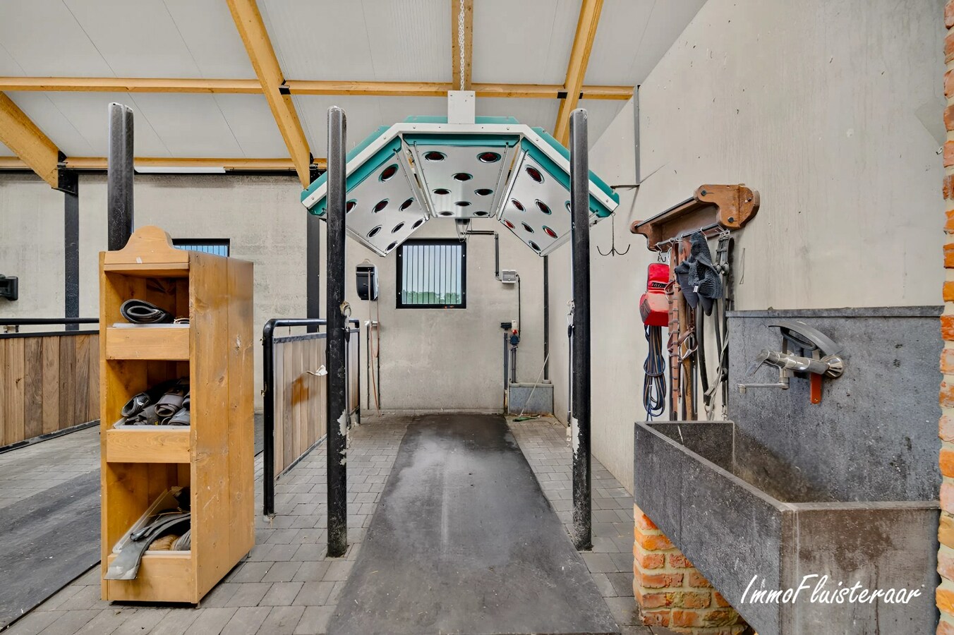 Prachtige professionele paardenaccommodatie op ca. 10 ha te Oudbergen 