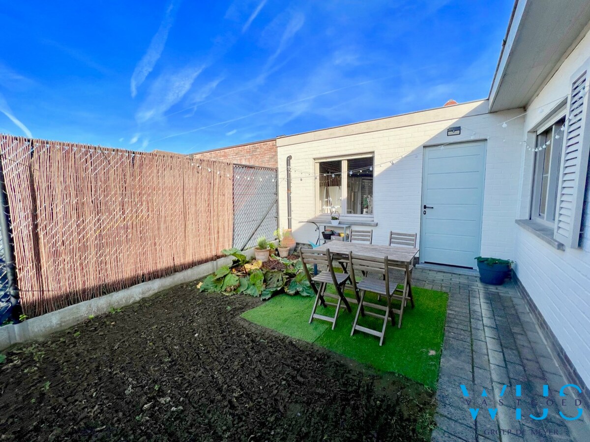 Ruime bungalow in een rustige woonwijk te Lovendegem ! 