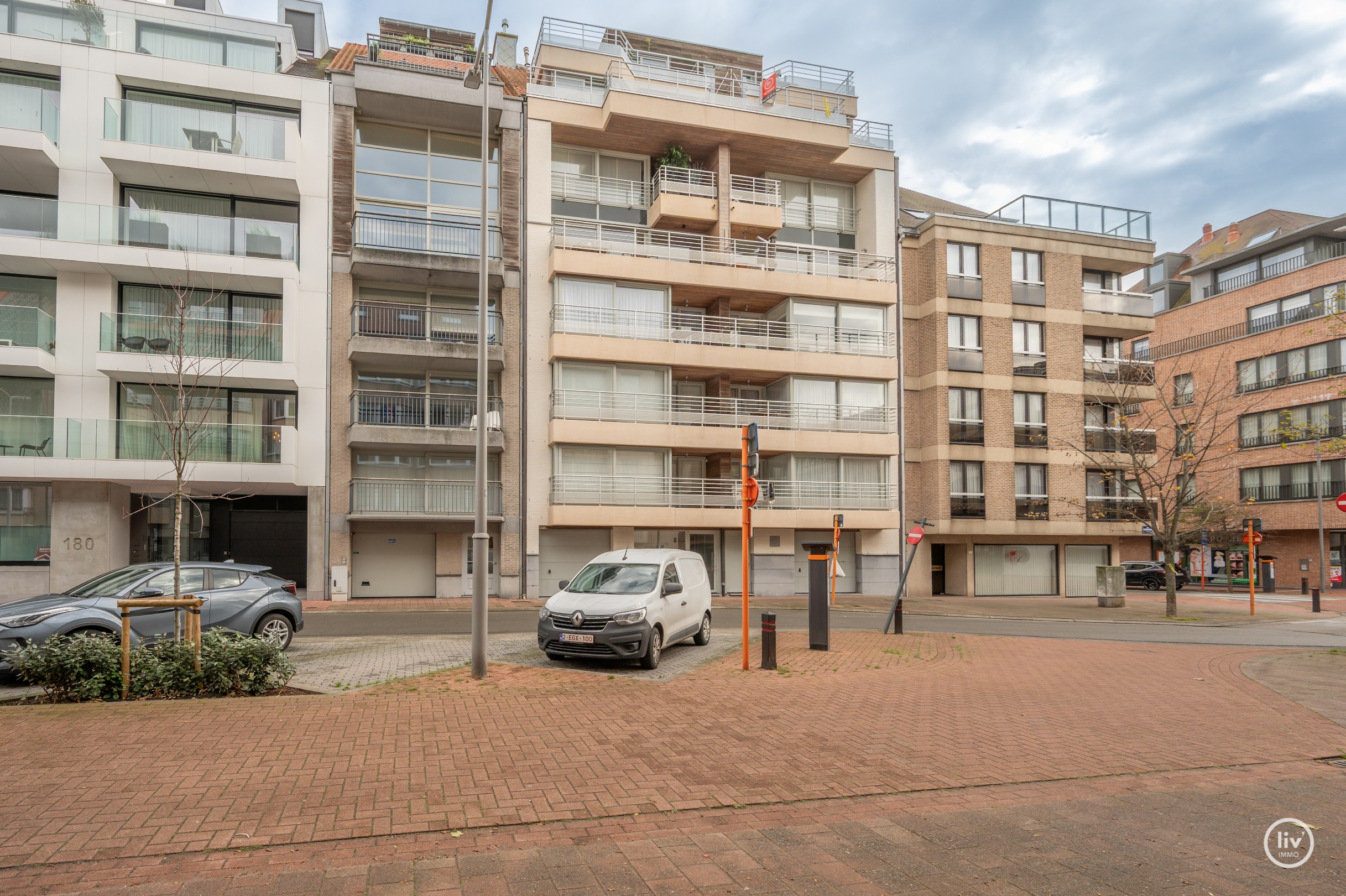 Ruim duplex-appartement (140 m²) met 3 slaapkamers en zonnige terrassen – Parmentierlaan 