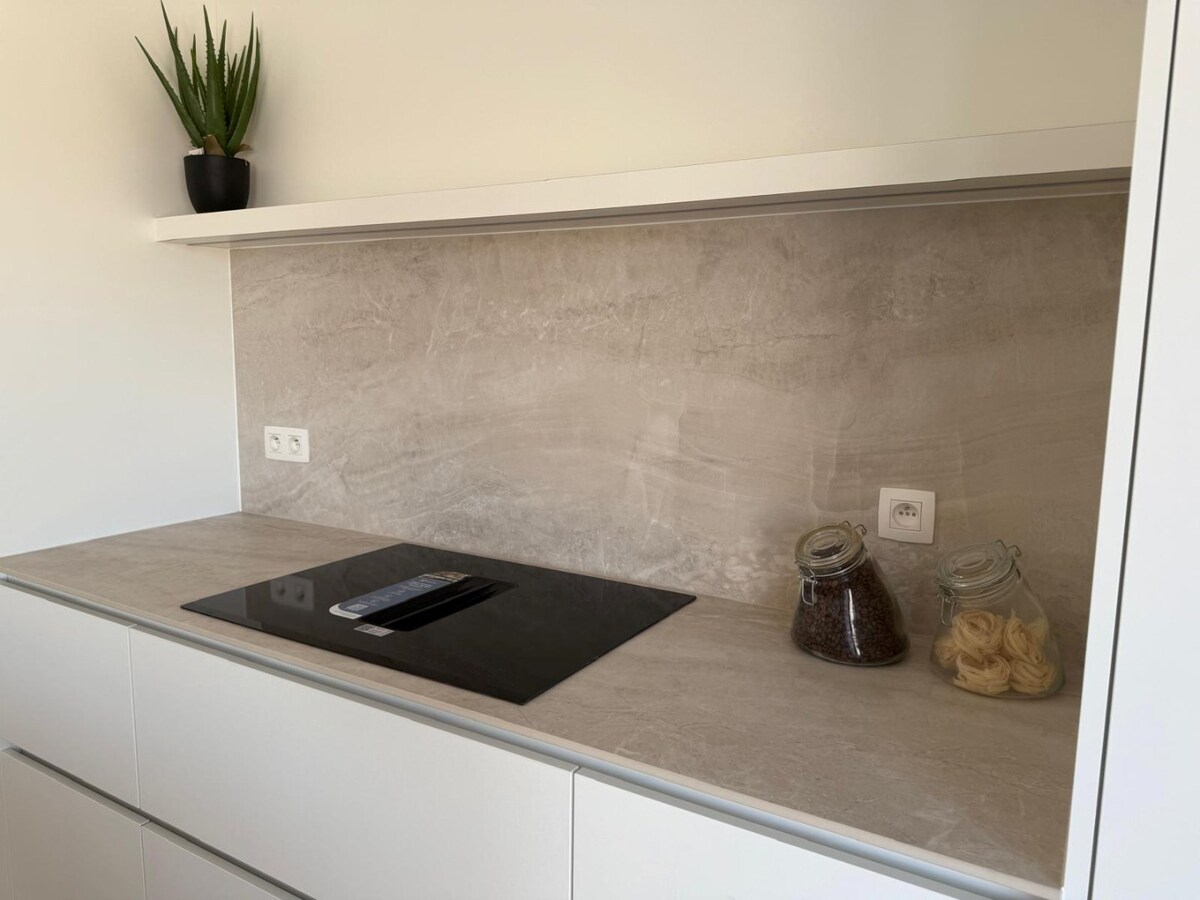 Instapklare nieuwbouwwoning in rustige recente woonwijk 