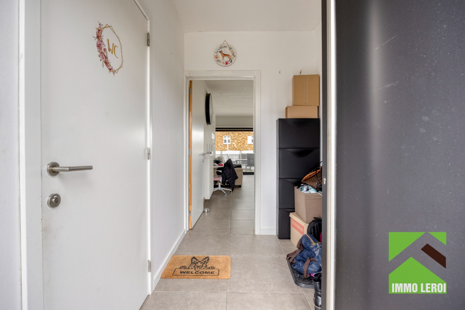 Inkomhal met doorgang woonkamer