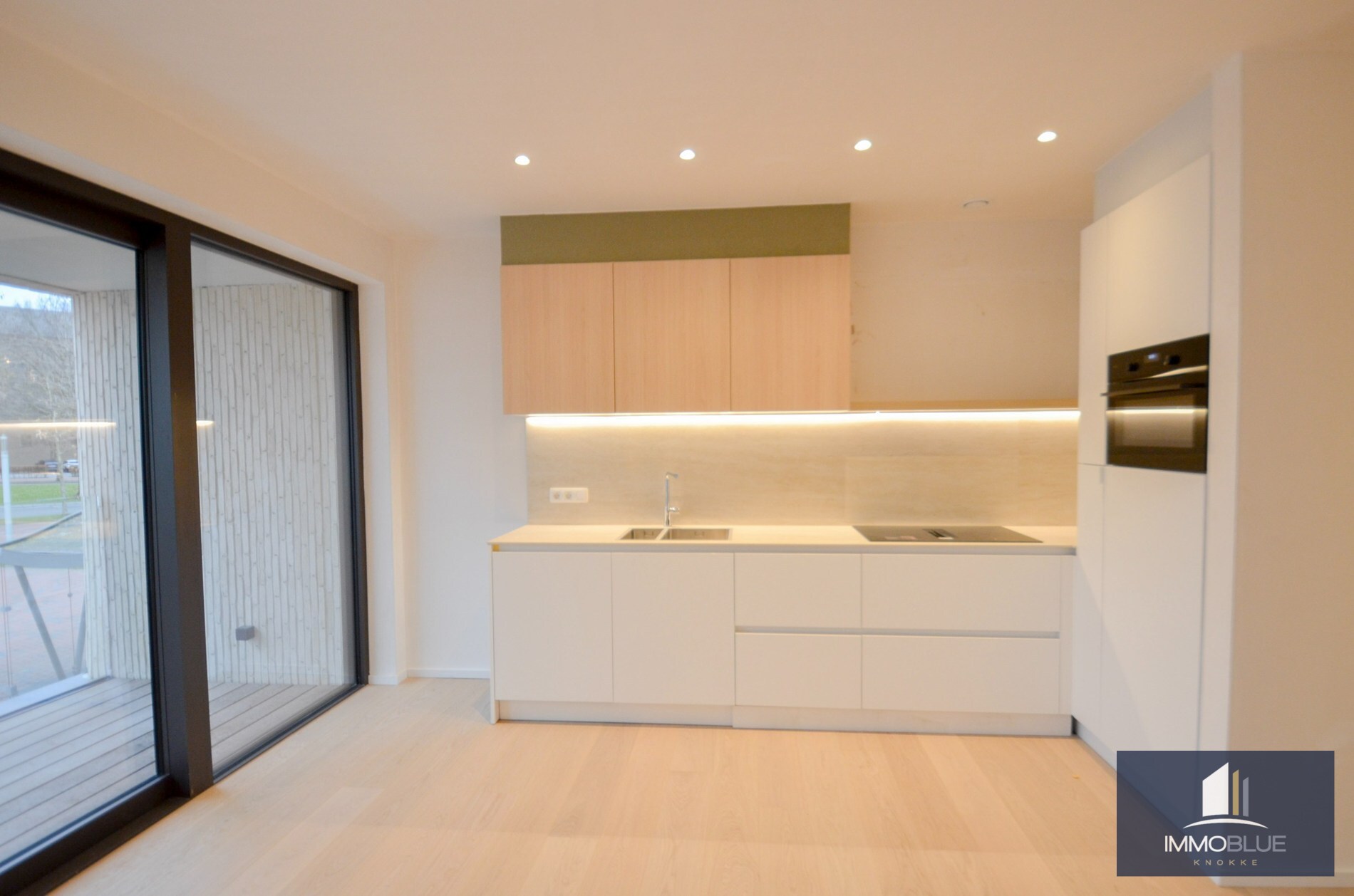 Nieuwbouw: Licht en modern nieuwbouwappartement met terras nabij Duinenwater. 