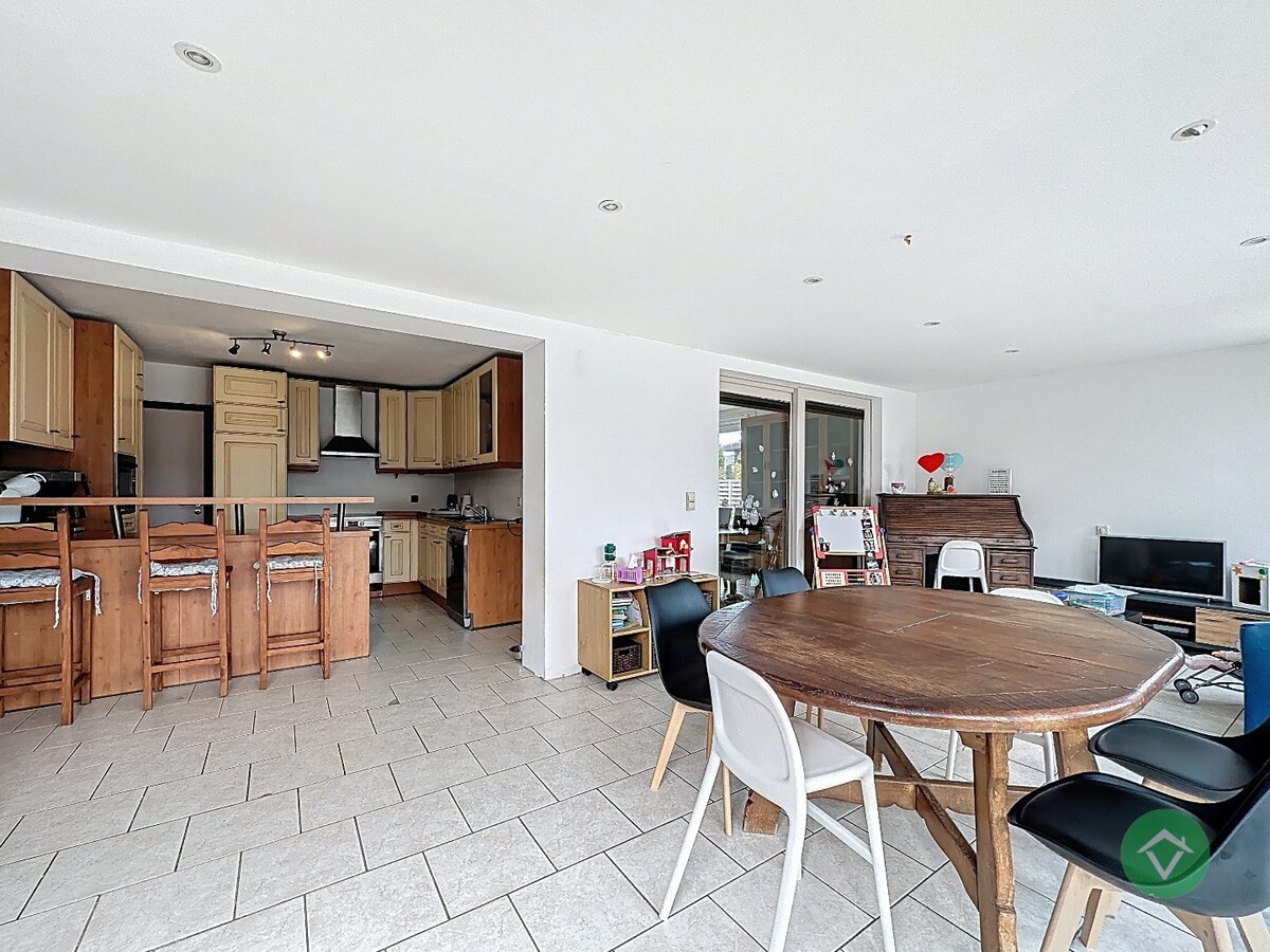 Statige gezinswoning met zonnige tuin, drie slaapkamers en topligging in Leke 