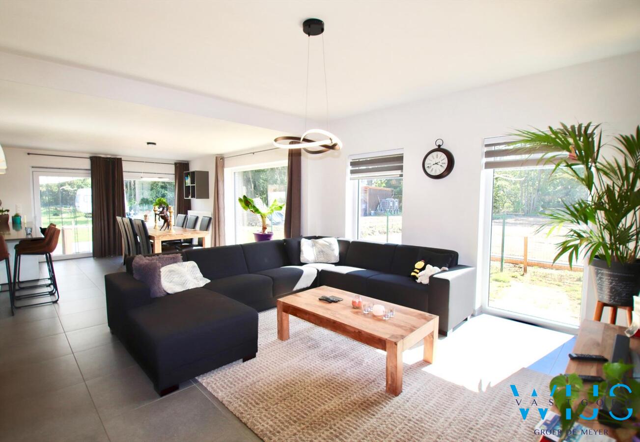 Enorm ruime nieuwbouwwoning op een perceel van 1088 m² te ERTVELDE ! 