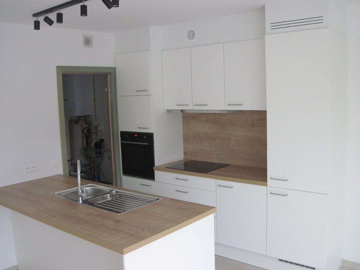 BIJZONDER ruim appartement (E-peil  